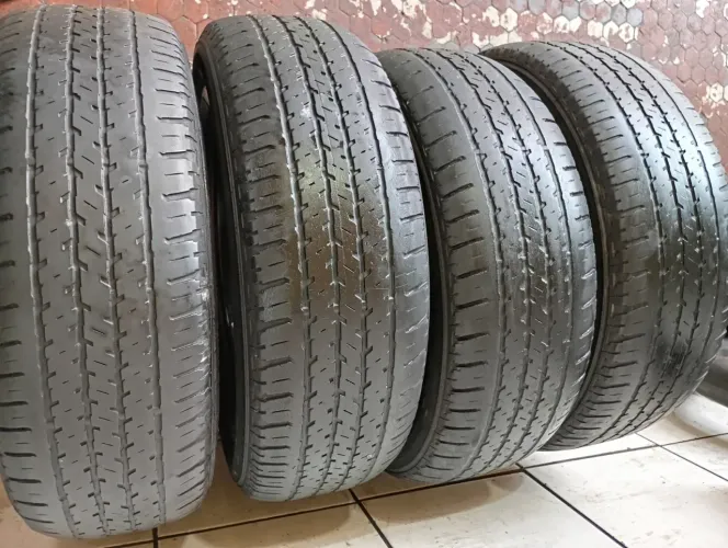 Pneus Bridstone ref 215 65 16 RS 600 os 4