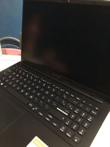 Asus Vivobook Go 15, Semi novo com caixa + nota + mala de carregar de brinde