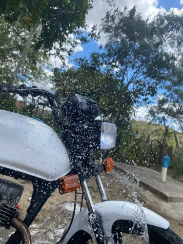 Vendo moto 99 arrumada