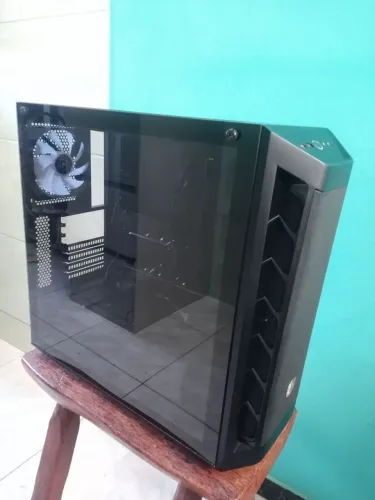 Gabinete cooler Master gamer