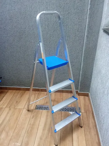 Escada de alumínio dobravel
