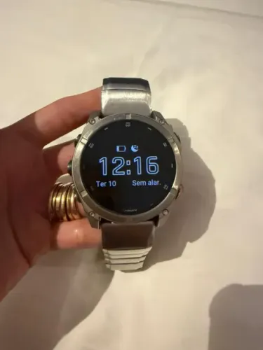 Relógio Garmin Fênix 8 Safira Titânio com Pulseira Prata 51mm