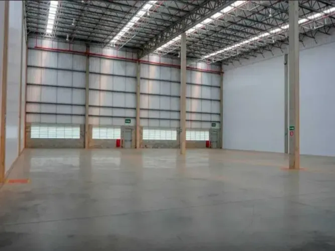 GALPÃO EM SÃO PAULO 1.000 m² de ÁREA INDUSTRIAL e 1.306 m² de LOCAVEL - PÉ DIREITO de 12 M
