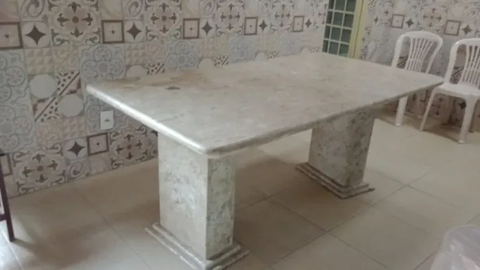 Mesa de mármore 