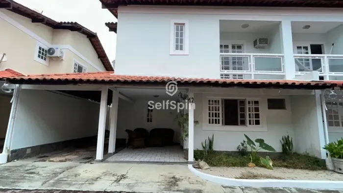 Casa dentro de Condominio com vaga para locação em Camboinhas.