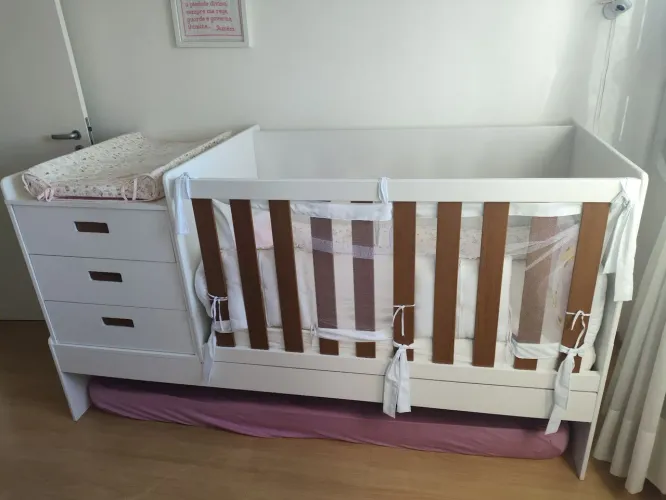 Berço multiuso Luna areia fosco/savana c/cama auxiliar