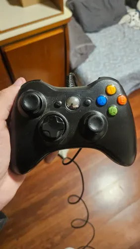 Controle xbox 360 com fio (funciona no PC)