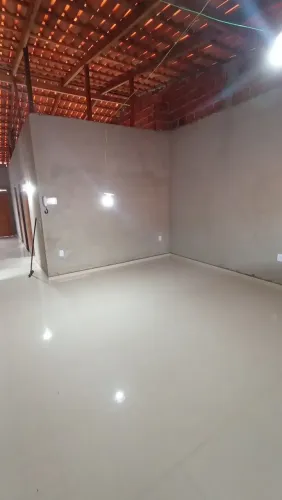 Vende-se Casa Ampla com Terreno Extra - Maracás/BA