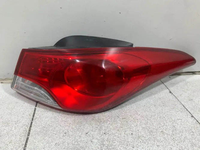 Lanterna traseira lado direito Hyundai elantra 2012/2014 recuperado 