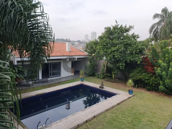 Sobrado Residencial - 4 Dormitórios (Suítes) à Venda no Jardim Cordeiro - São Paulo/SP.