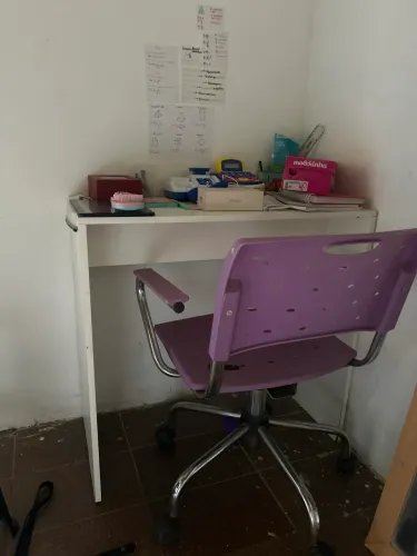 MESA DE ESTUDOS + CADEIRA