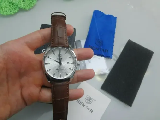 Relógio Masculino Benyar Marrom Branco Quartz 50M com Calendário 100% Novo!