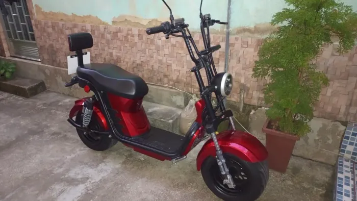 Vendo Scooter ano 2024, valor 8.500 (Moto chefe) Melhor marca do mercado automotivo    