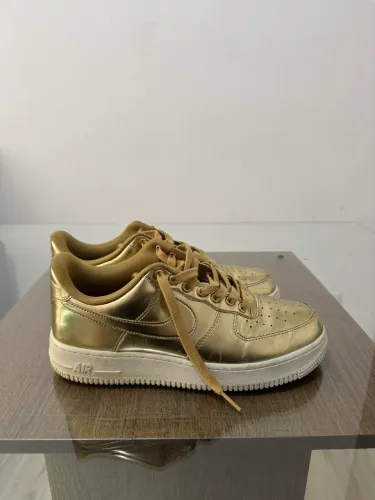 Nike Air Force 1 SP Liquid Metal Gold - Edição Especial ? Usado 2x - Tam 39-40