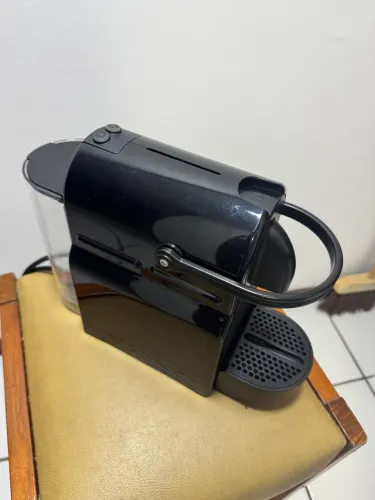 Nespresso Inissia C40 Cápsula Máquina de Café Economia de Energia Tamanho Mini Fácil