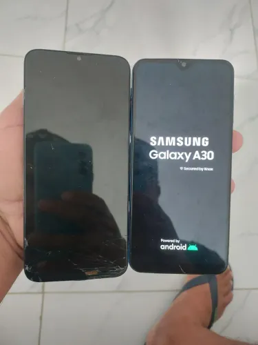 Celular samsung e Motorola pra peças 