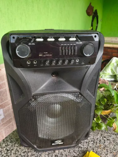 Vendo caixa de som com defeito