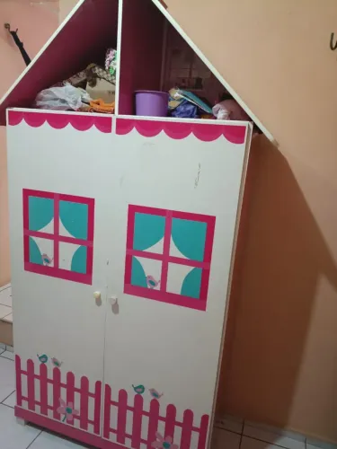 Guarda-roupa mais cama com cabeceira de casinha mais colchão infantil para menina! 