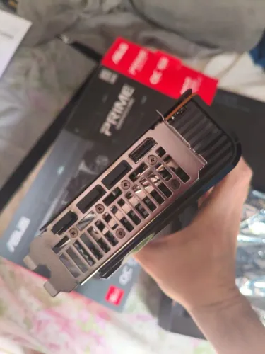 RX 9070 XT 16gb asus prime