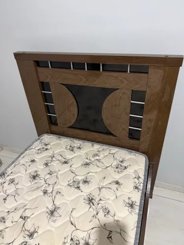 Cama de solteiro com colchão Ortobom