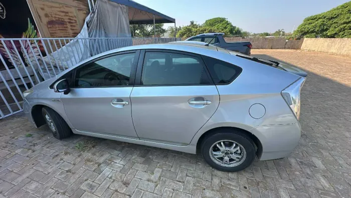 Toyota Prius Hybrid 1.8 16V 5P Aut. 2013