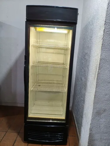 Expositor visa cooler fricon.565 litros