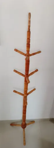 Cabideiro em madeira 