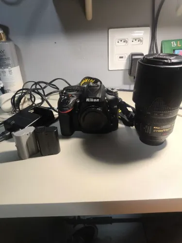 Nikon D7200 + lente 70-300mm + 2 baterias e carregador