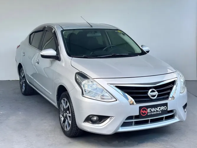 Nissan Versa Unique 1.6 16V Flexstart 4P Aut. 2017