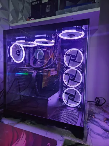 PC Gamer Ryzen 7 7800X3D | RX9060XT 16GB