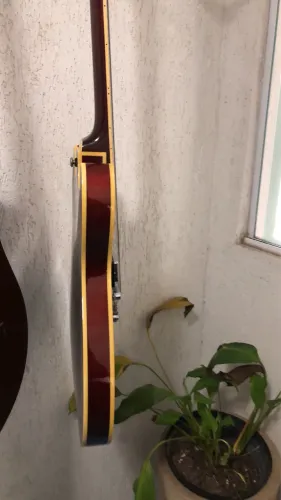 Guitarra Ibanez Semi-acústica modelo artcore AS73