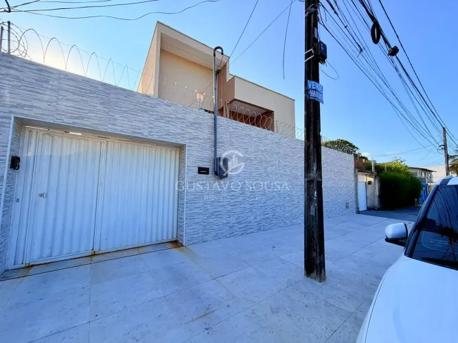 Linda Casa Duplex na PARANGABA, ótima localização 5 quartos sendo 3 suítes com sacadas 2 v