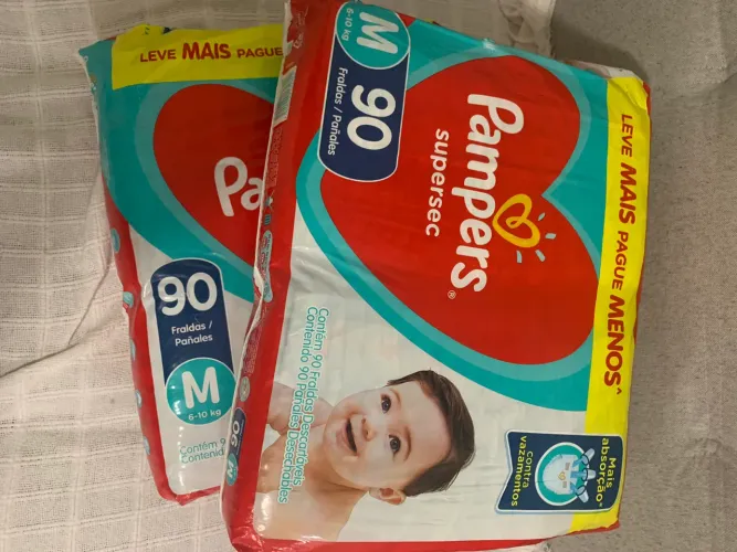 Fralda Pampers Supersec M 90 unidades - 2 pacotes lacrados
