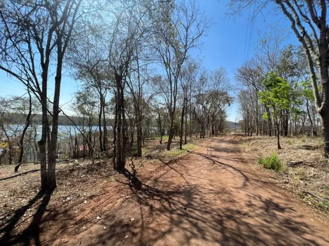Península de Miranda - Terreno 2000 metros - 30km de Uberlandia - 2165Udi