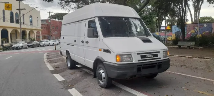 Iveco Daily Furgão Longo 49.1 8V2 2.8 120cv Diesel Mec. 2002