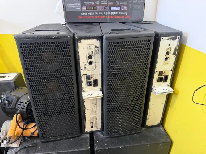 Line array staner