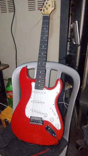 Guitarra estratocaster