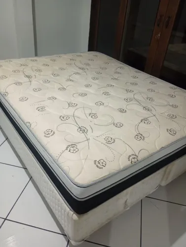 Cama de casal colchão Queen