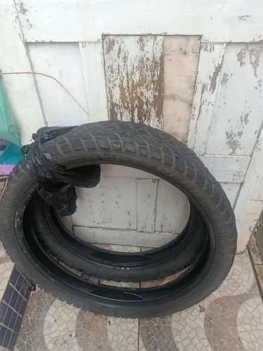 Pneu de XRE 300 "SAHARA METZELER ENDURO 3"