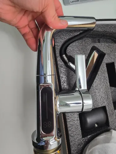 Torneira Cozinha ou banheiro em cascata com pulverizador de puxar, moderna, com display 