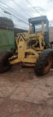 motoniveladora HUBER WARCO -motor scania -motor novo feita a retifica geral