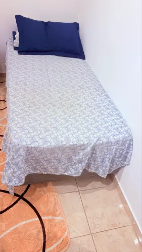 Cama de solteiro completa  + Colchão de solteiro 