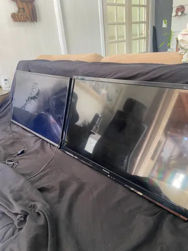 Vendo 2 tvs Panasonic smart