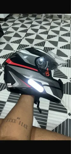 Capacete moto