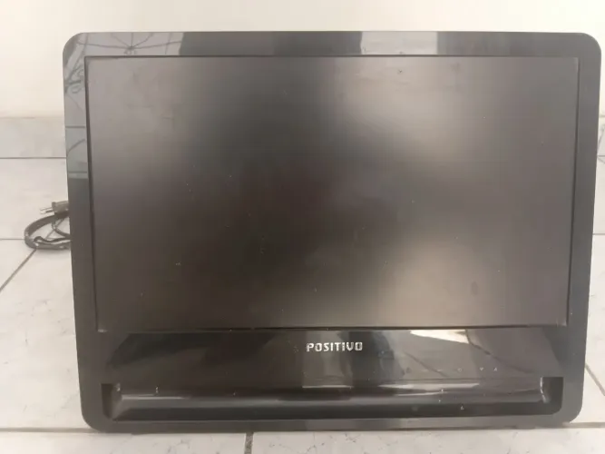 Monitor de baixa resolução (doando)