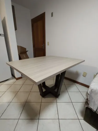 MESA DE JANTAR RETANGULAR