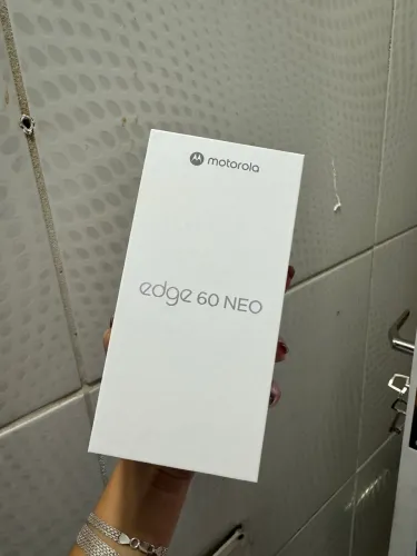 Edge 60 neo novo 512