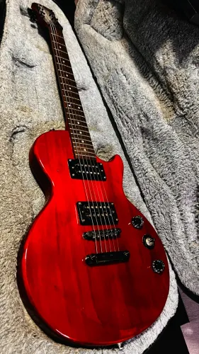 https://loja.menu/guiguitars