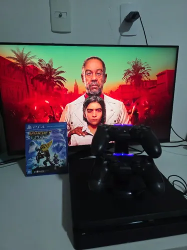 PS4 1TB Lacrado + 2 Controles + 2 Jogos + Base de Carregamento | 3 Meses de Garantia