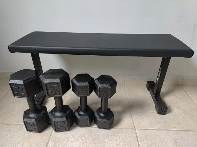 Banco reto musculação, par halter de 16kg e par halter de 10kg